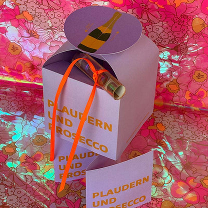 Draufsicht der DIY Geschenkbox „Plaudern und Prosecco“ – Geschenkverpackung für Gutscheine und kleine Überraschungen