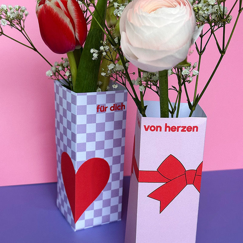 DIY Papier Blumenvase „Von Herzen“ als moderne Geschenkidee zum Ausdrucken und Basteln, ideal für Valentinstag, Muttertag oder kleine Aufmerksamkeit